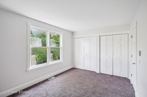 Tiny photo for 4721 S Woodlawn Avenue #E, Chicago, IL 60615 (MLS # 12412632)