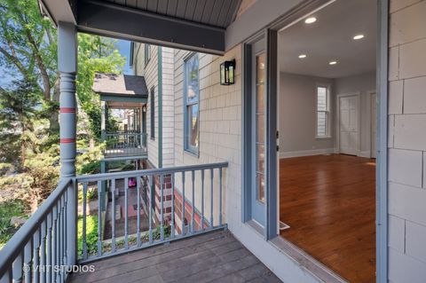 Tiny photo for 4721 S Woodlawn Avenue #E, Chicago, IL 60615 (MLS # 12412632)