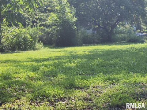 327 S HICKORY Street Centralia IL 62801