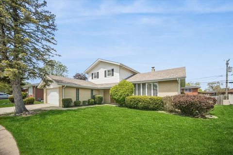 Photo of 2316 185th Place, Lansing, IL 60438 (MLS # 12647595)