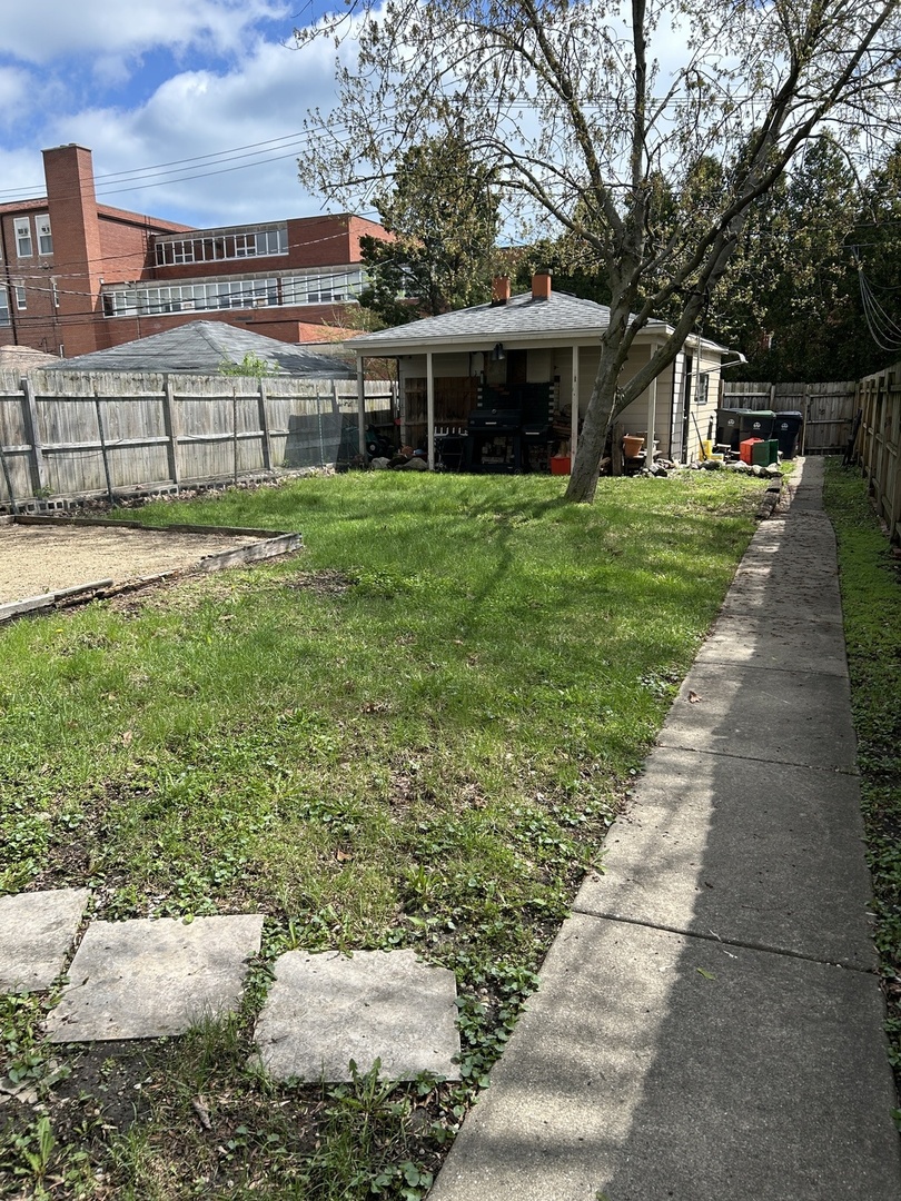 2005 DARROW Avenue