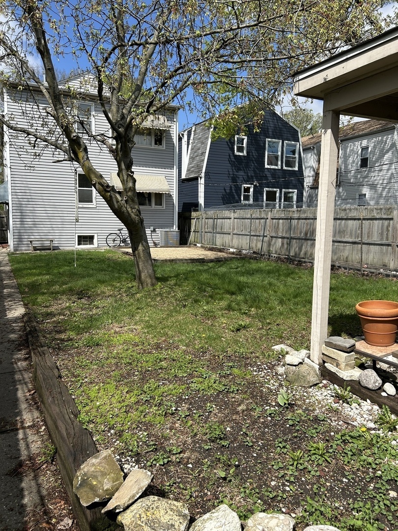 2005 DARROW Avenue
