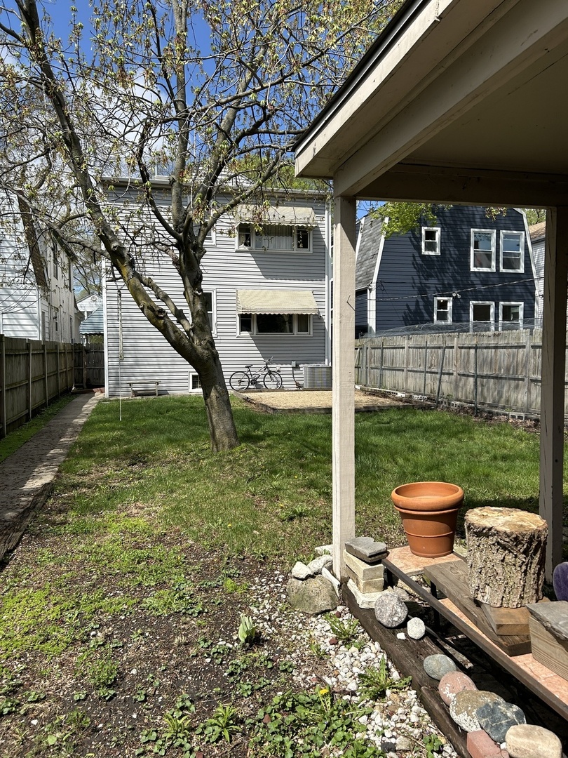 2005 DARROW Avenue