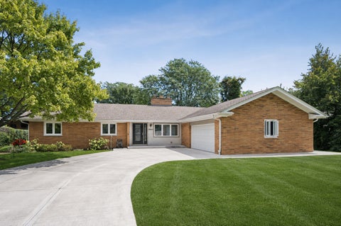Photo of 2865 Leanne Court, Northbrook, IL 60062 (MLS # 12735791)