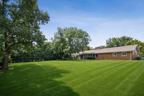 Tiny photo for 2865 Leanne Court, Northbrook, IL 60062 (MLS # 12735791)