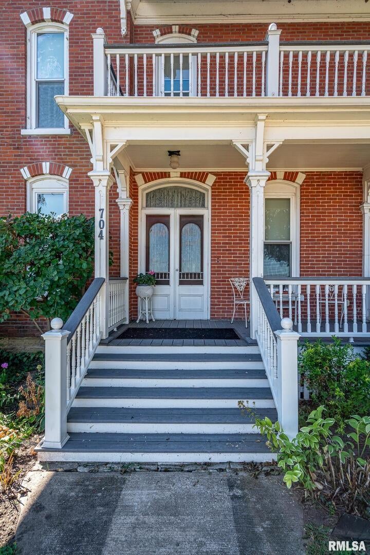 704 RIVER Street