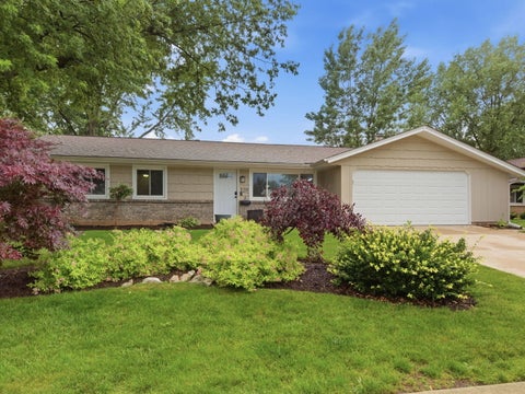 Photo of 128 Patricia Drive, Schaumburg, IL 60193 (MLS # 12681141)