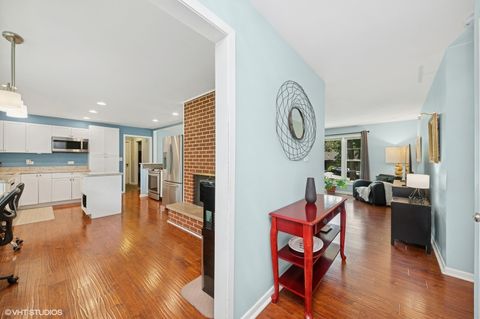 Tiny photo for 1301 Little John Drive, Elgin, IL 60120 (MLS # 12463590)