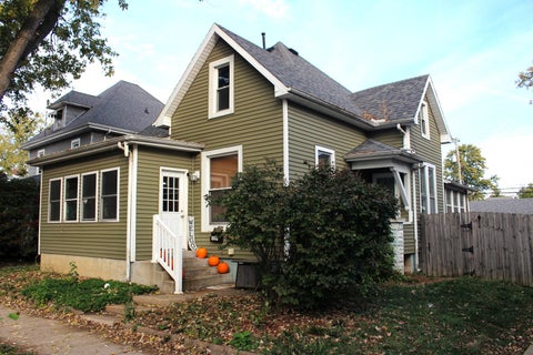 Photo of 419 W Jefferson Street, Clinton, IL 61727 (MLS # 12764993)