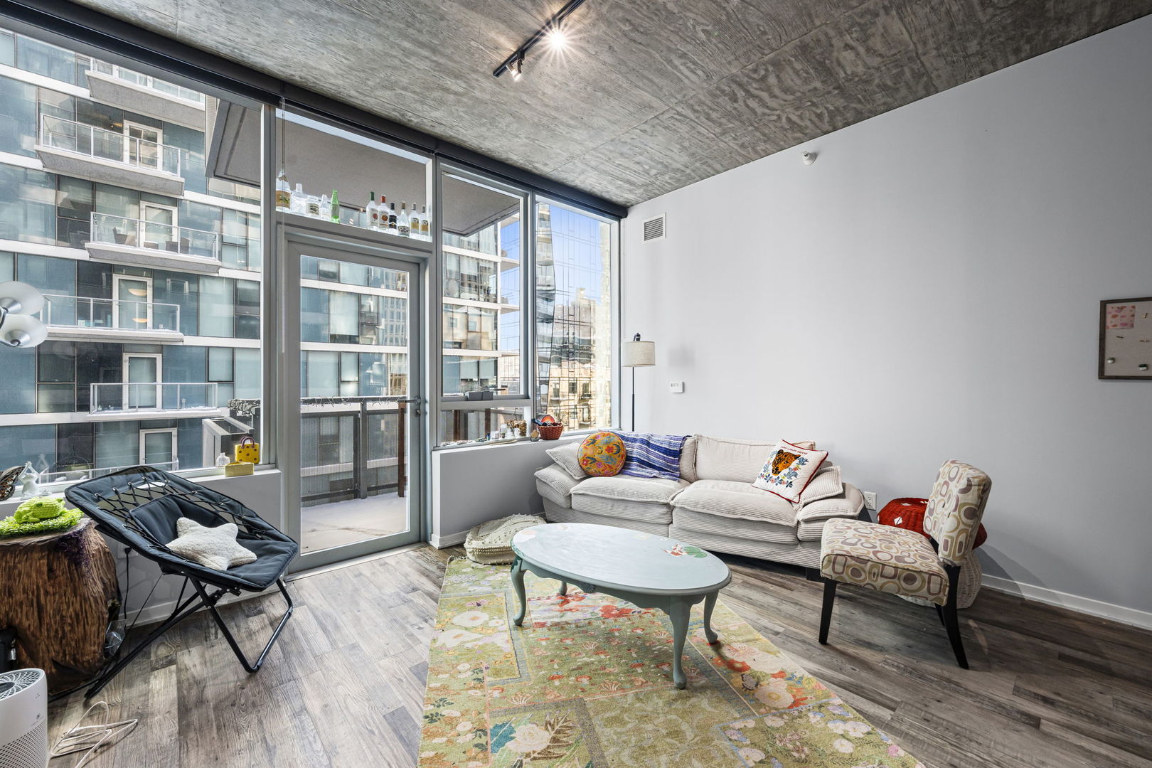 1345 S Wabash Avenue 909