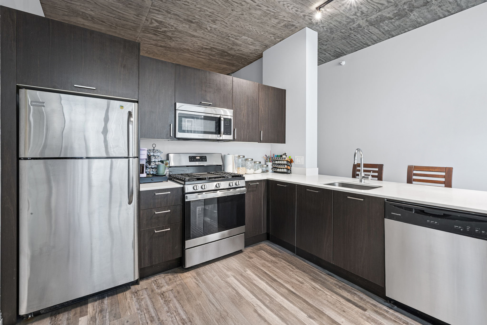 1345 S Wabash Avenue 909