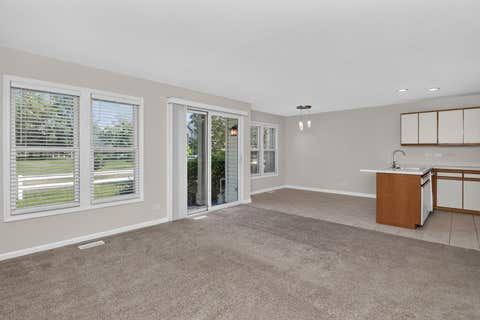 Tiny photo for 181 Inverness Court #1, Elk Grove Village, IL 60007 (MLS # 12696938)