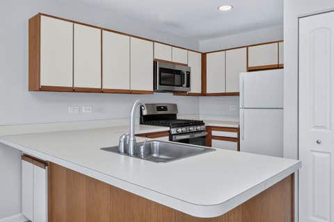 Tiny photo for 181 Inverness Court #1, Elk Grove Village, IL 60007 (MLS # 12696938)