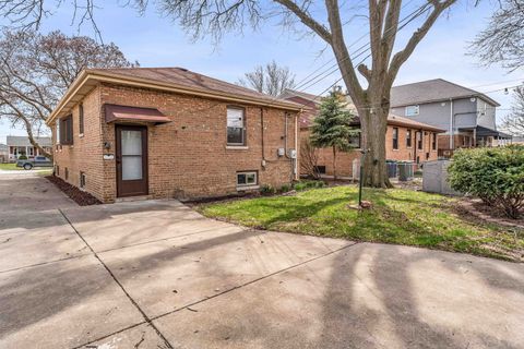 Tiny photo for 10026 S Spaulding Avenue, Evergreen Park, IL 60805 (MLS # 12526637)