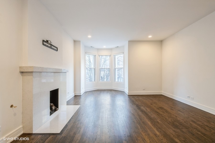 1439 N Dearborn Street 2