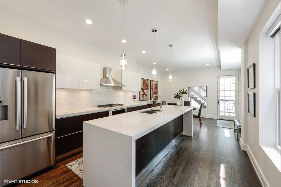 1439 N Dearborn Street 2