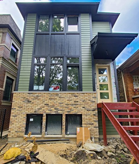 2468 W Berteau Avenue Chicago IL 60618