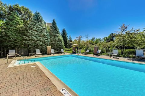 Tiny photo for 445 Village Green #308, Lincolnshire, IL 60069 (MLS # 12637828)