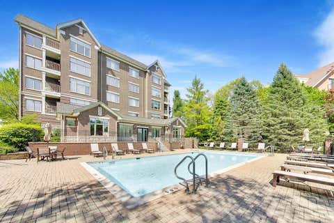 Tiny photo for 445 Village Green #308, Lincolnshire, IL 60069 (MLS # 12637828)
