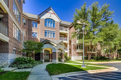 Photo of 445 Village Green #308, Lincolnshire, IL 60069 (MLS # 12637828)