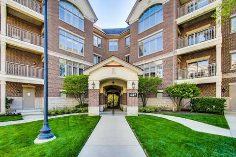 Tiny photo for 445 Village Green #308, Lincolnshire, IL 60069 (MLS # 12637828)