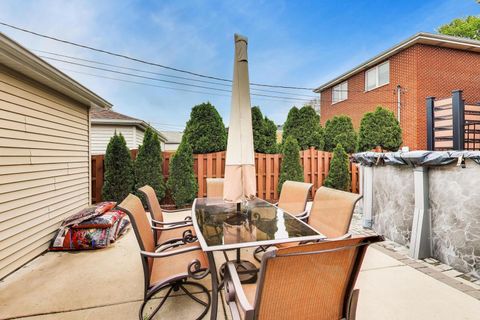 Tiny photo for 5038 N Rutherford Avenue, Chicago, IL 60656 (MLS # 12630748)