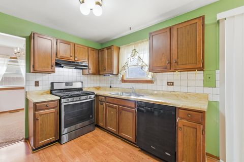 Tiny photo for 5 Canterbury Court, Streamwood, IL 60107 (MLS # 12500401)