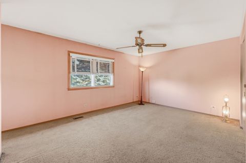 Tiny photo for 5 Canterbury Court, Streamwood, IL 60107 (MLS # 12500401)