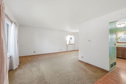 Tiny photo for 5 Canterbury Court, Streamwood, IL 60107 (MLS # 12500401)