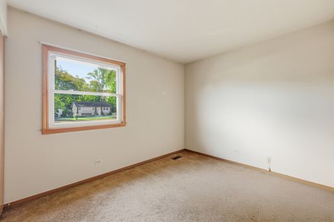 Tiny photo for 5 Canterbury Court, Streamwood, IL 60107 (MLS # 12500401)