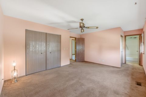 Tiny photo for 5 Canterbury Court, Streamwood, IL 60107 (MLS # 12500401)