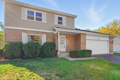 Tiny photo for 5 Canterbury Court, Streamwood, IL 60107 (MLS # 12500401)