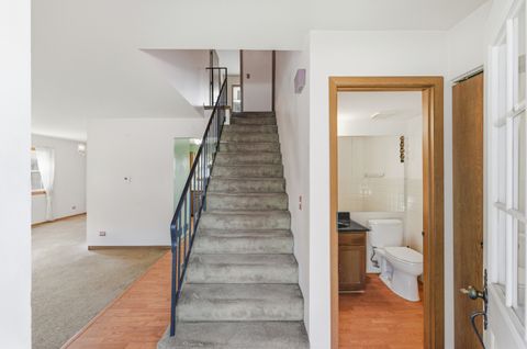 Tiny photo for 5 Canterbury Court, Streamwood, IL 60107 (MLS # 12500401)