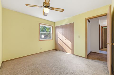 Tiny photo for 5 Canterbury Court, Streamwood, IL 60107 (MLS # 12500401)