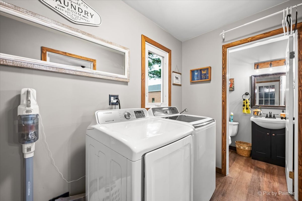 Woodstock, Illinois 60098, United States, 3 Bedrooms Bedrooms, ,3 BathroomsBathrooms,Residential,Active,233938