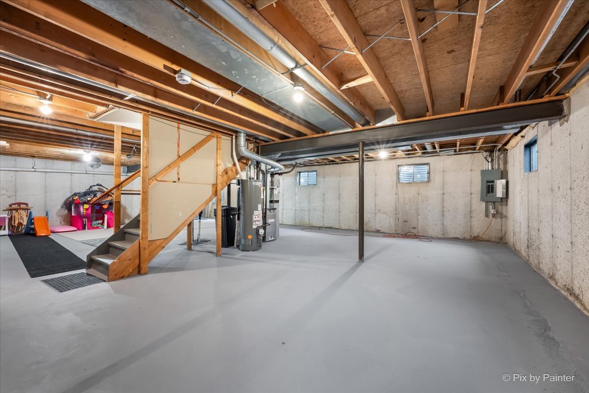 Woodstock, Illinois 60098, United States, 3 Bedrooms Bedrooms, ,3 BathroomsBathrooms,Residential,Active,233938