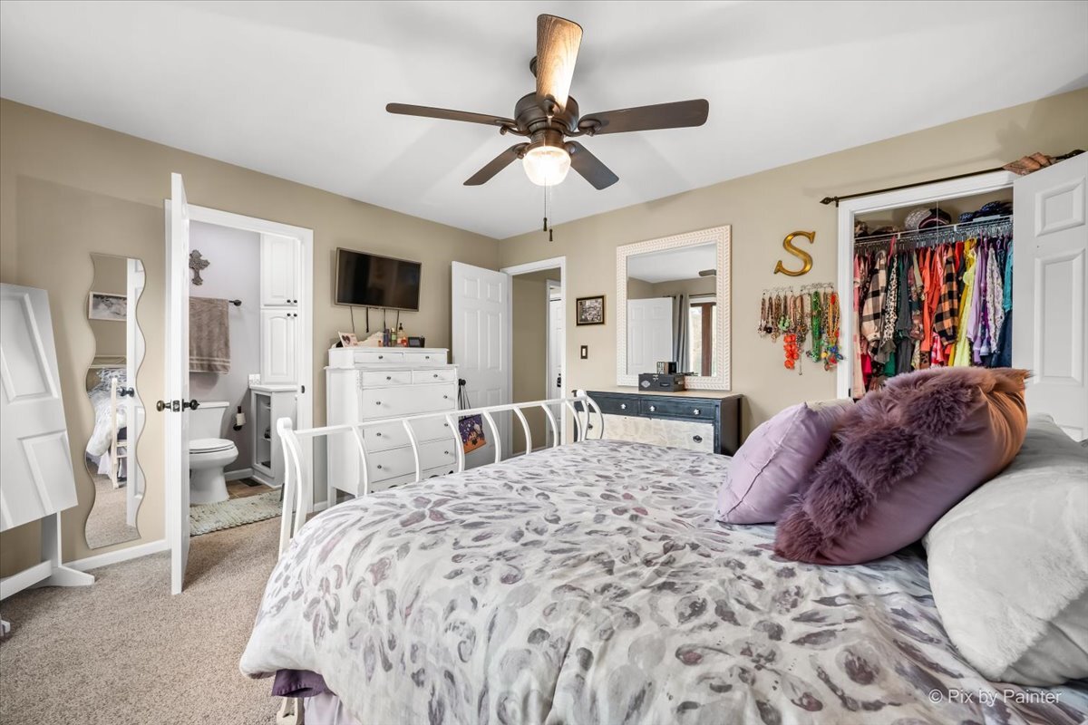 Woodstock, Illinois 60098, United States, 3 Bedrooms Bedrooms, ,3 BathroomsBathrooms,Residential,Active,233938