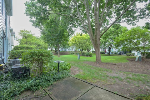 Tiny photo for 1604 Woodhaven Court #B, Mundelein, IL 60060 (MLS # 12540996)