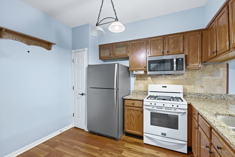 Tiny photo for 1604 Woodhaven Court #B, Mundelein, IL 60060 (MLS # 12540996)