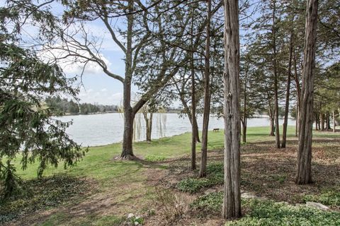 Tiny photo for 312 Woodview Road, Lake Barrington, IL 60010 (MLS # 12607468)