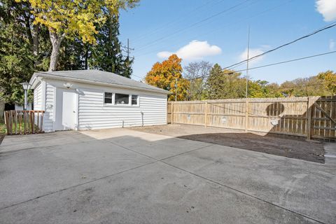 Tiny photo for 288 N Lincoln Avenue, Mundelein, IL 60060 (MLS # 12475637)