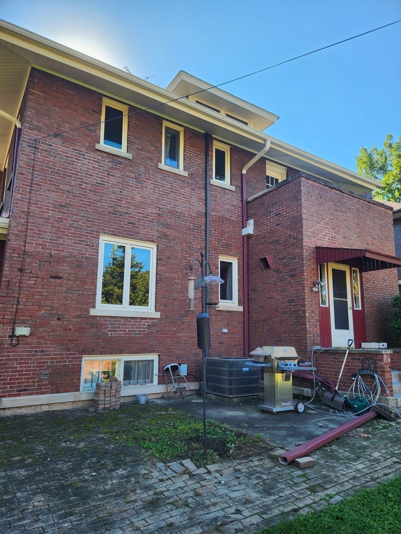 817 Buell Avenue