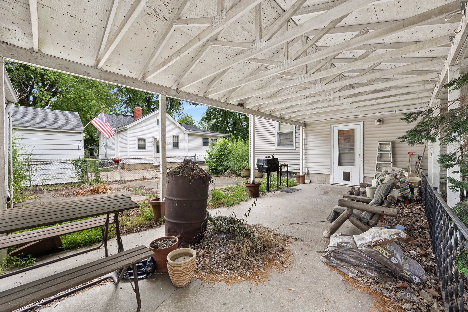 631 Pekin Avenue