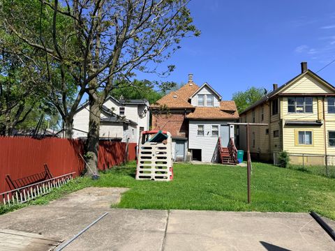 Tiny photo for 311 S Ottawa Street E, Joliet, IL 60436 (MLS # 12624614)