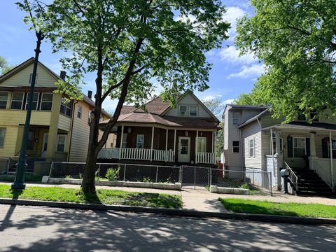 Photo of 311 S Ottawa Street E, Joliet, IL 60436 (MLS # 12624614)