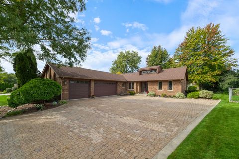 Photo of 8408 Willow West Drive, Willow Springs, IL 60480 (MLS # 12466135)