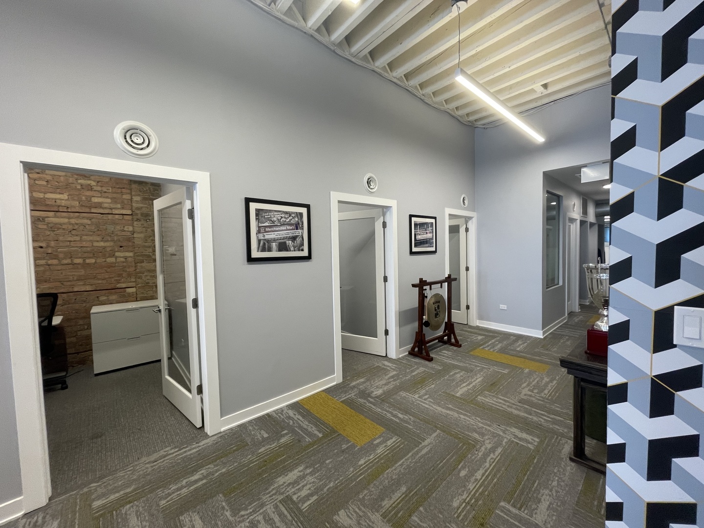 357 W Chicago Avenue 200