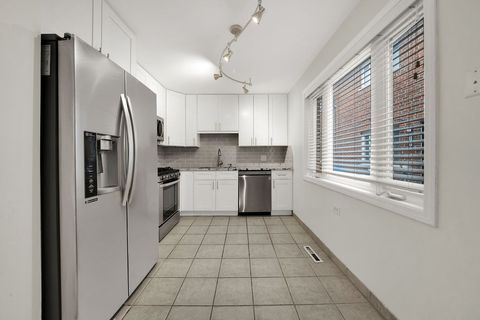 Tiny photo for 2006 W Farwell Avenue, Chicago, IL 60645 (MLS # 12598914)