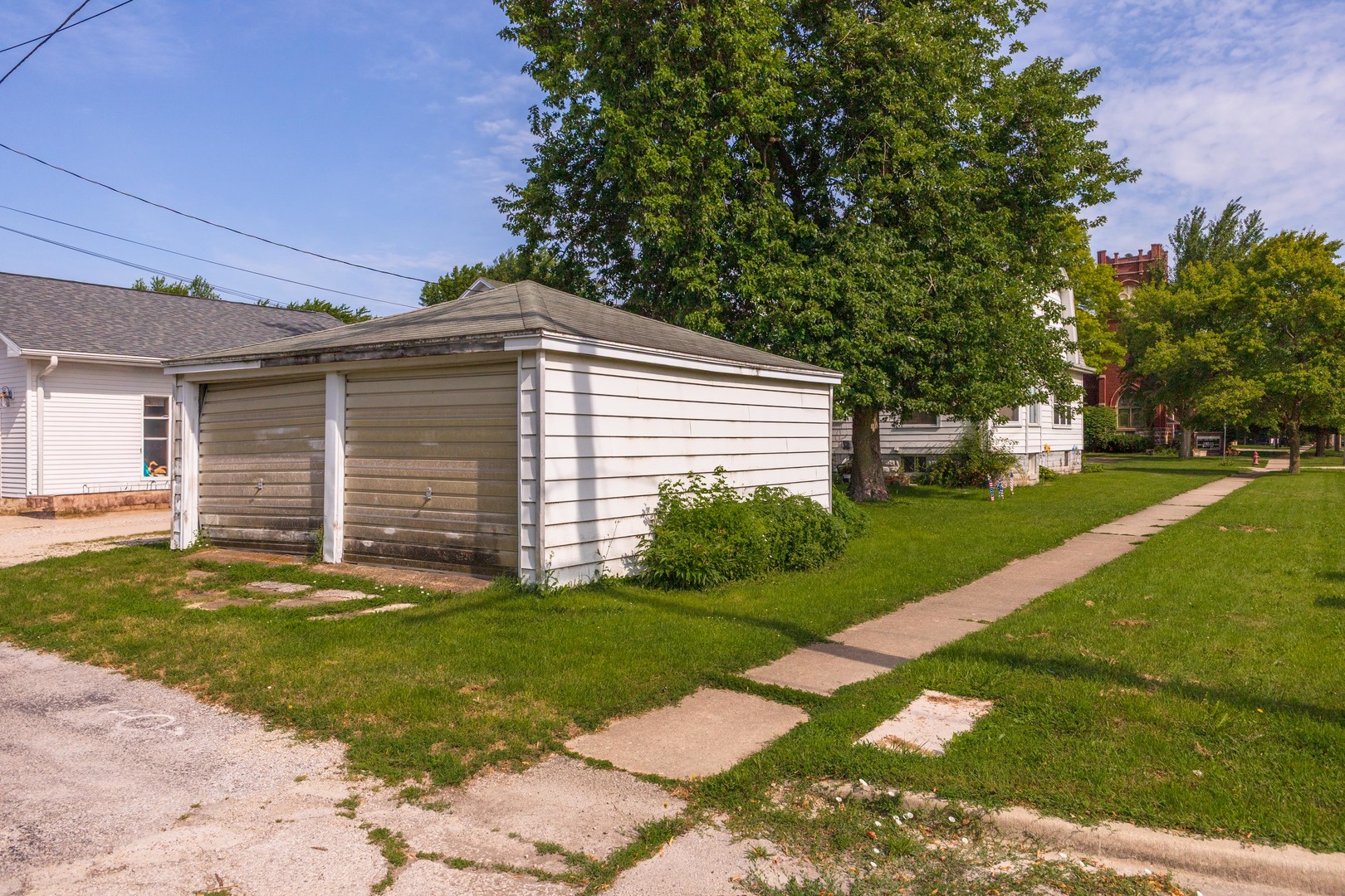 201 W Delaware Street