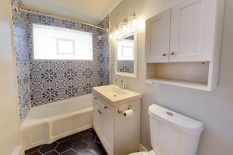 Tiny photo for 1039 Randolph Street #1W, Oak Park, IL 60302 (MLS # 12546167)